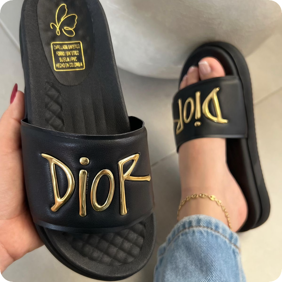 Sandalia DIOR Con Relieve Dorado