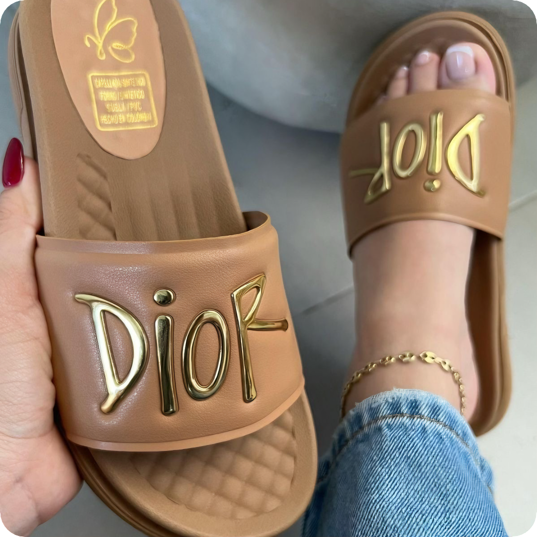 Sandalia DIOR Con Relieve Dorado