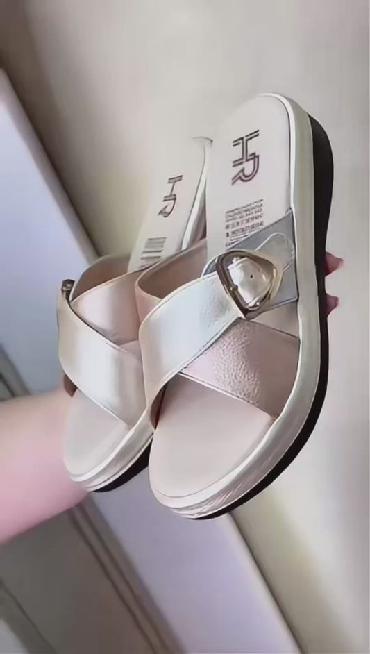 Sandalia tiras cruzadas  CONFORT